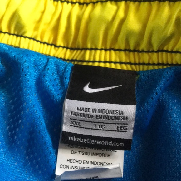 EUC Men’s Size XXL Nike Swim Trunks - Picture 2 of 3